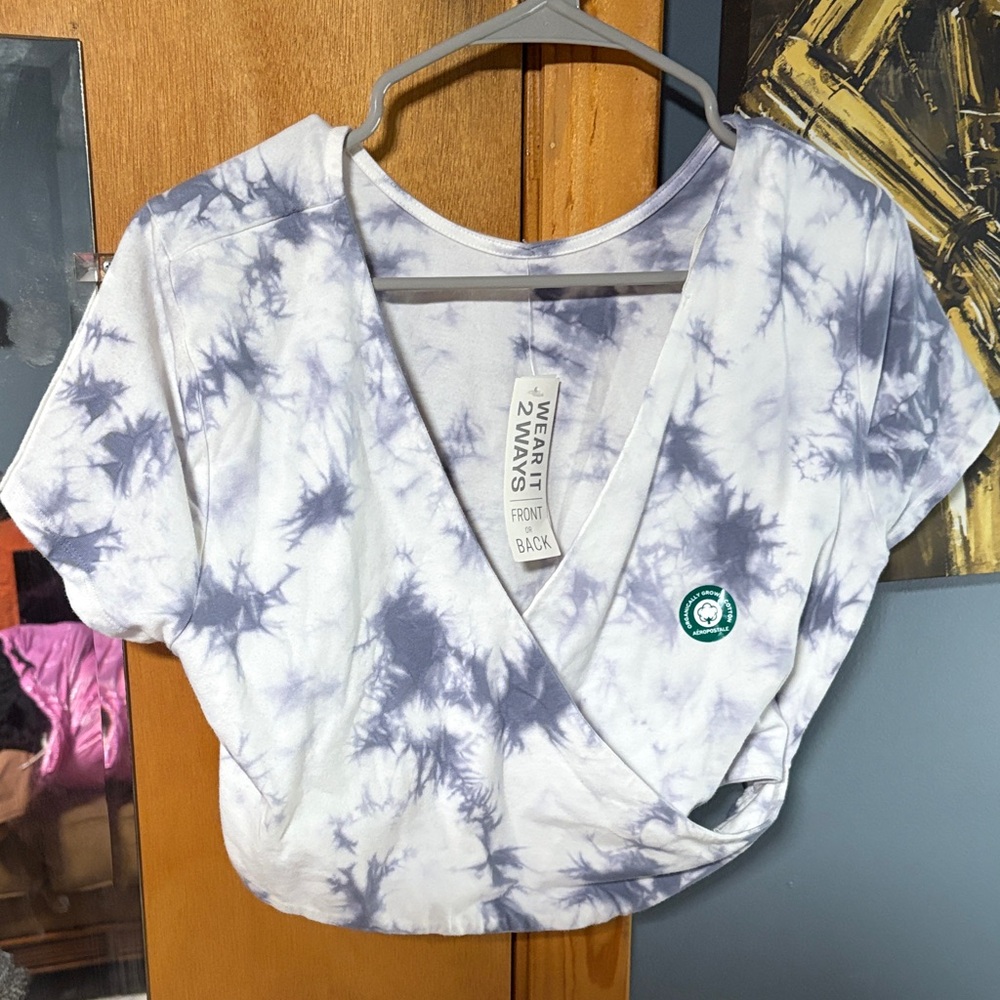 Aeropostale White and Blue Tie-Dye Crop Top